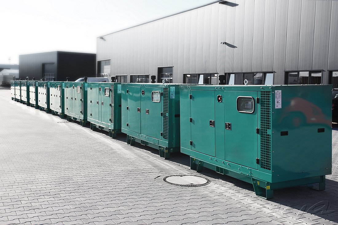 100 kVA Cummins Kompaktaggregat zur Ersatzstromversorgung bei Blackout