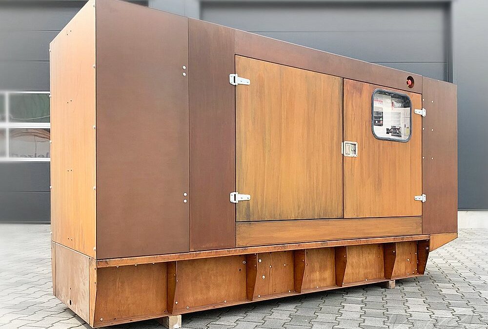Kompaktaggregat in Cortenstahl zur Ersatzstromversorgung bei Stromausfall