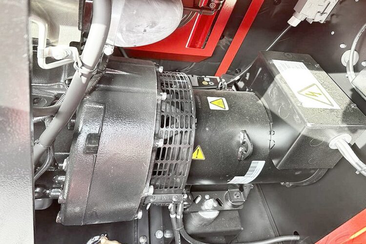 Drehstrom Synchron Generator 30 kVA für die Feuerwehr