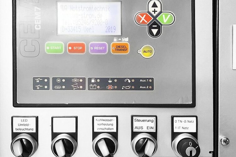 Notstromsteuerung mit Umschaltung zwischen den netzformen IT und TNS